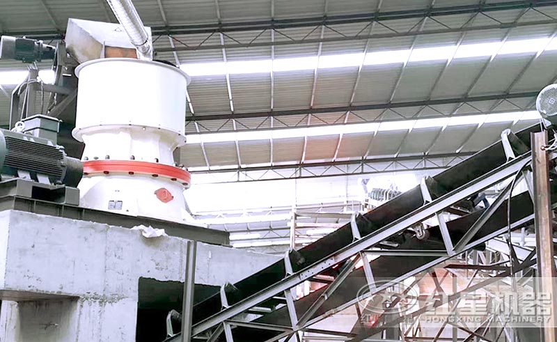 圓錐式大型石子粉碎機安裝現場