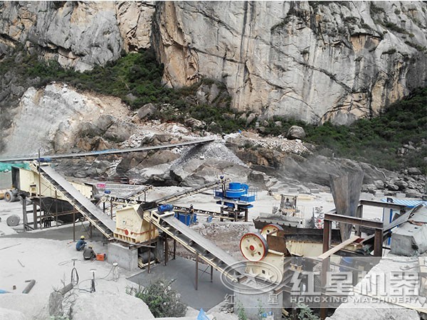 河北承德100噸河卵石制砂生產線現場加工流程