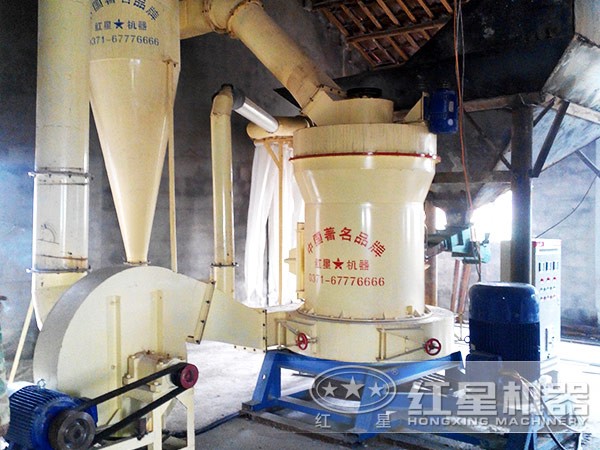 1200目錳礦磨粉機(jī)現(xiàn)場作業(yè)圖