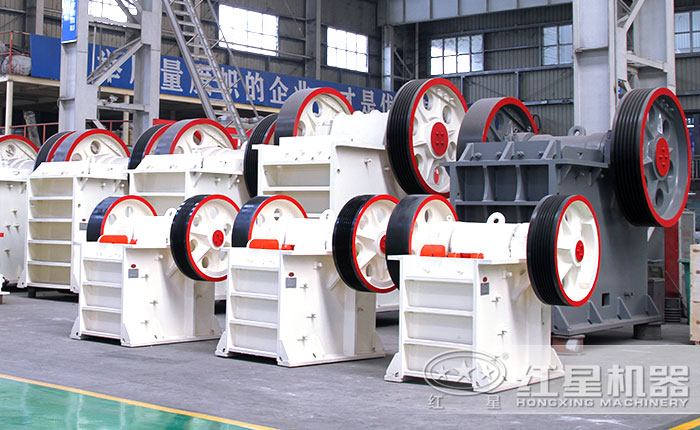 各種型號顎破機，顎破生產(chǎn)車間